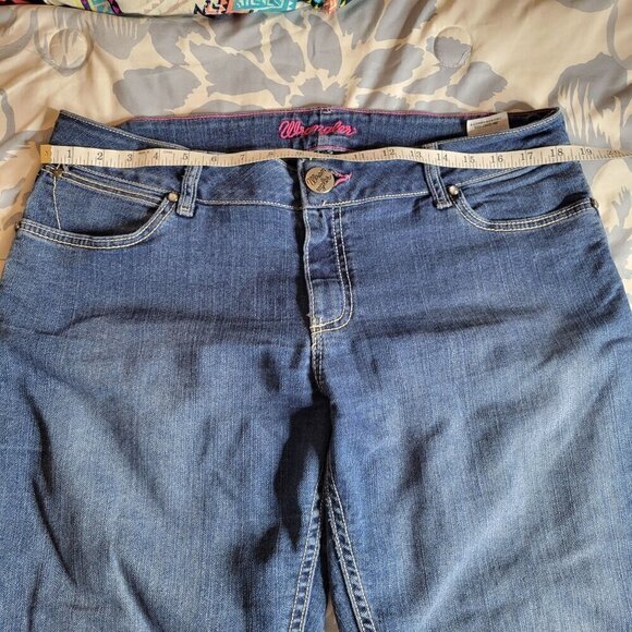 Wrangler Blue Jeans - Size 13/14 x 34 - Picture 10 of 13